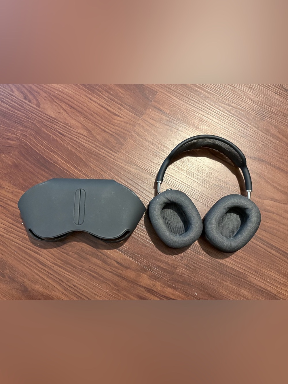 Apple AirPods Max 1st generation
